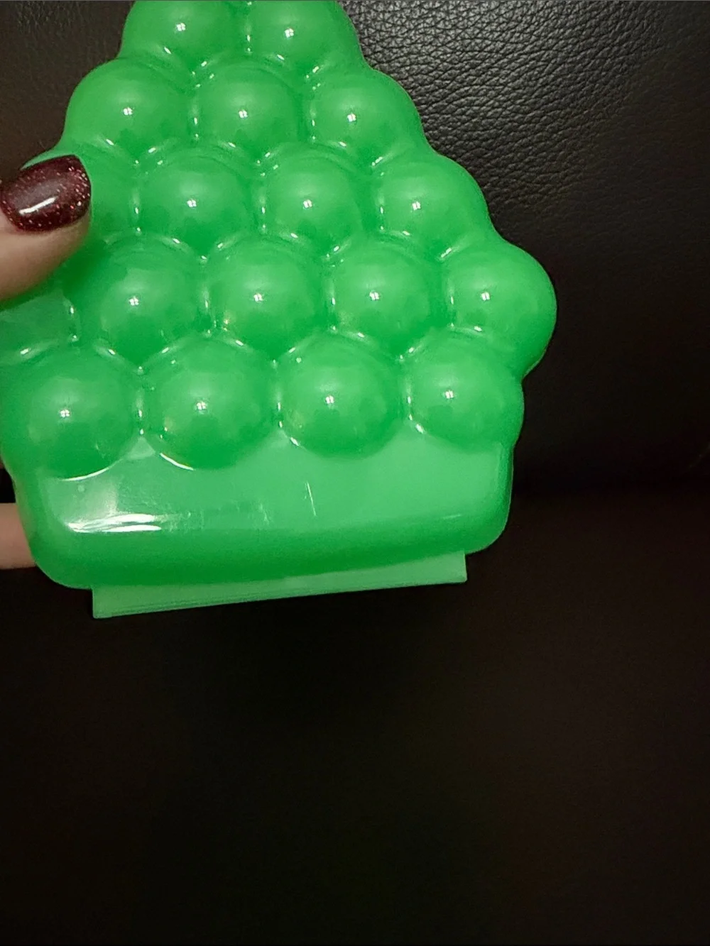 Tupperware Grape keeper - Green - small scratch